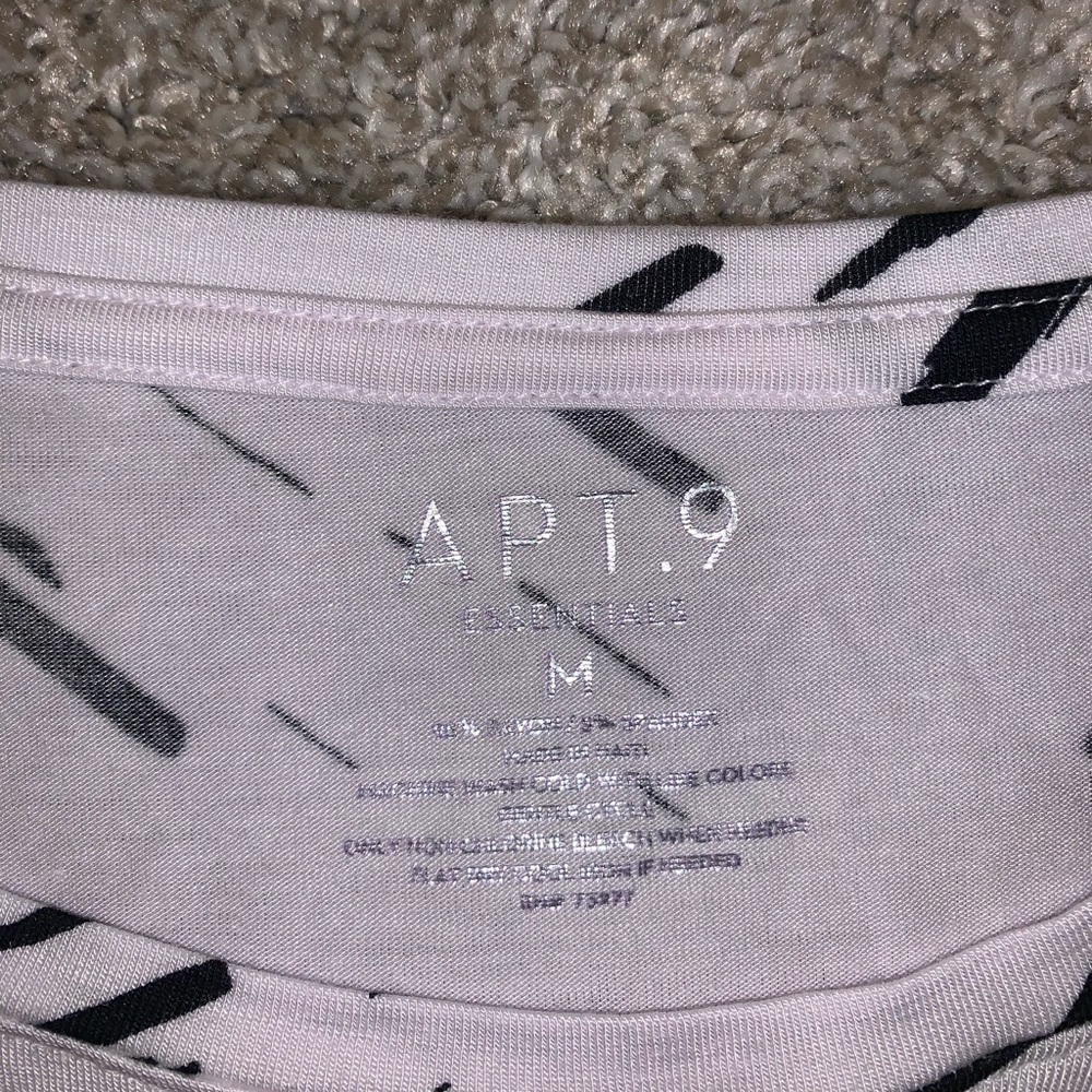 Apt 9 Essentials White & Black Shirt size M - Picture 8 of 9